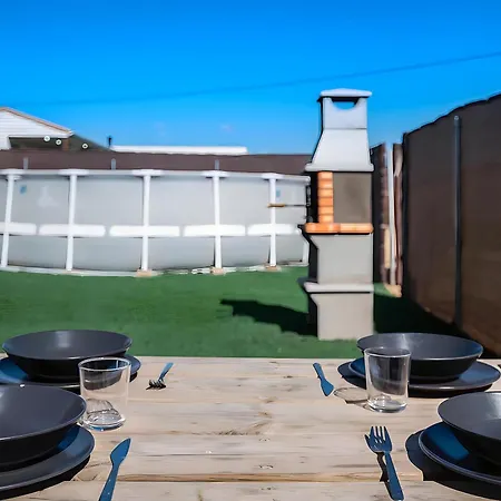 キャンプ場 Cerca De La Playa Con Piscina, Jardin *