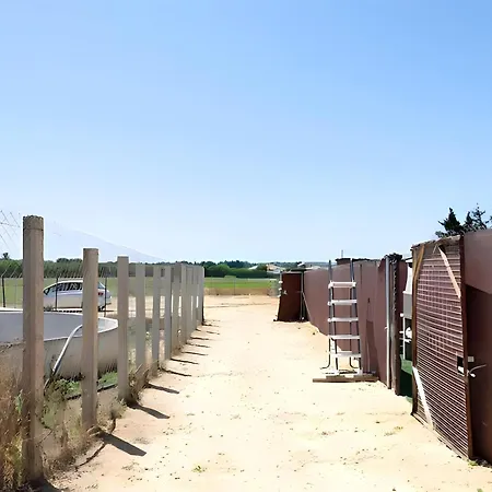 Cerca De La Playa Con Piscina, Jardin キャンプ場